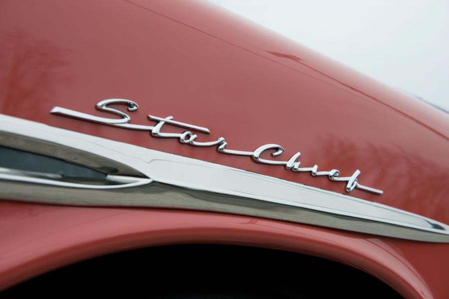Логотип Pontiac Star Chief Convertible (2867DTX) 1957 года  (фото 18 из 33)